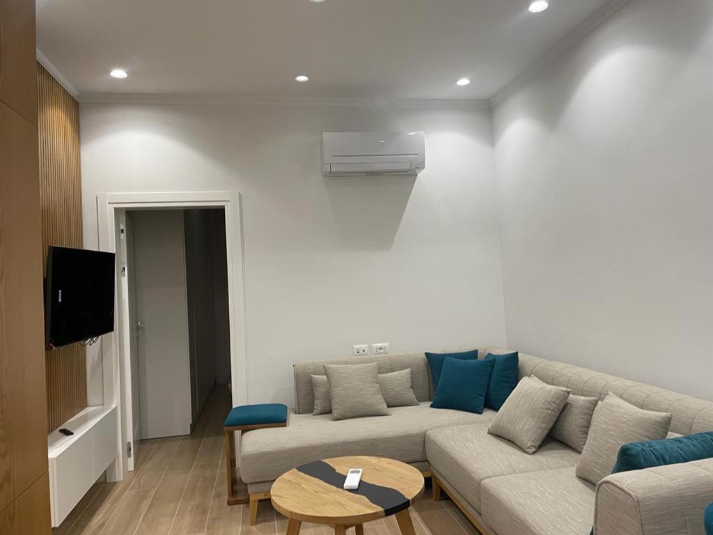 City Center Apartment Kafe Flora Tirana Exterior foto