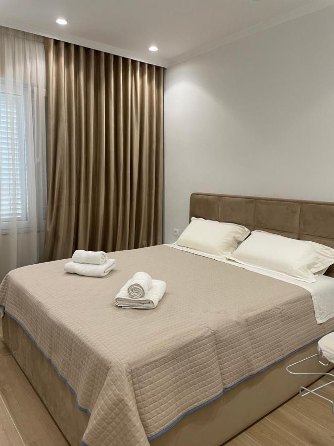 City Center Apartment Kafe Flora Tirana Exterior foto